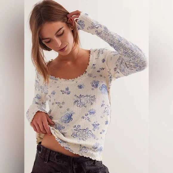 🌻🆕FREE PEOPLE We The Free Clover Printed Thermal-Ivory Combo-Size Medium - Picture 1 of 16